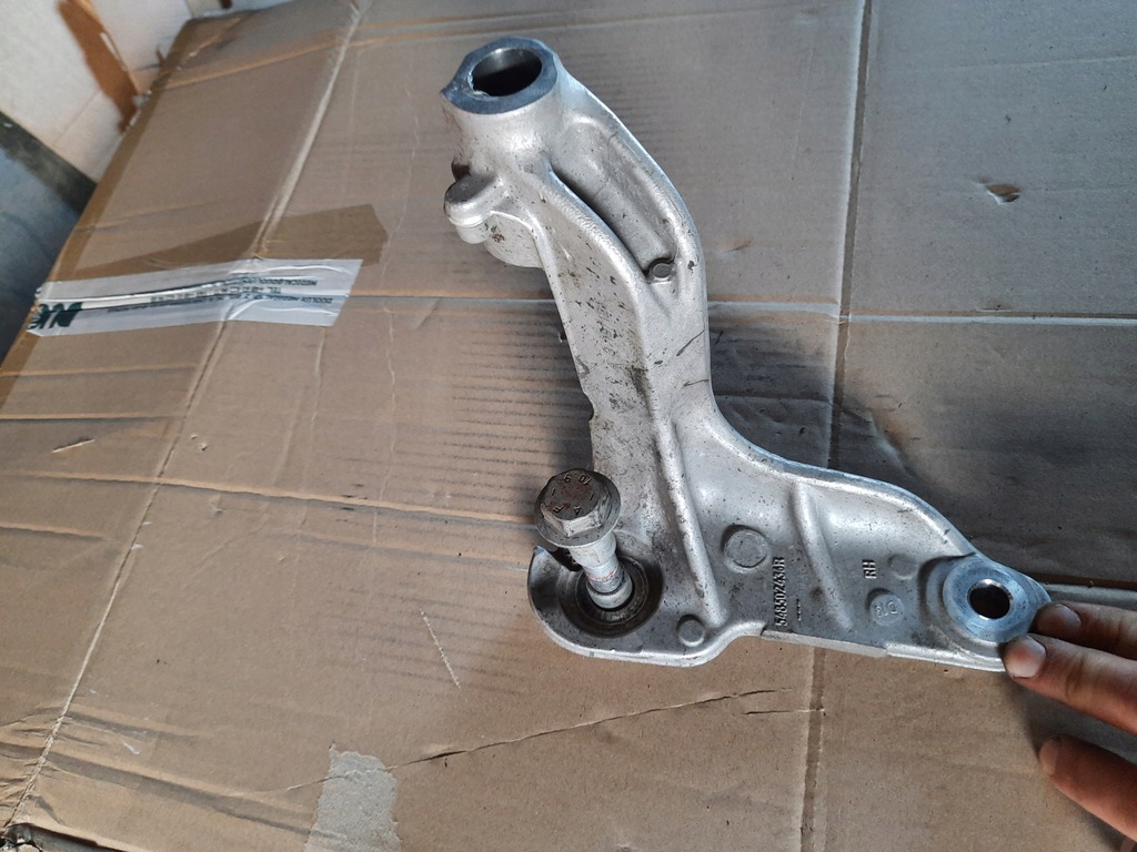 фото №8, Clio v 1.5bdci кронштейн кронштейн правое подрамник подрамник