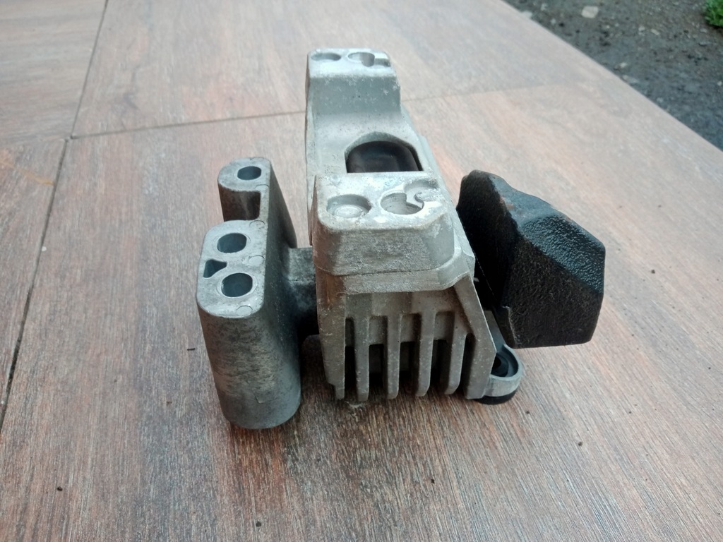 фото №8, Jeep cherokee kl 13-18 2.0 m-jet кронштейн подушка двигуна p68102281af