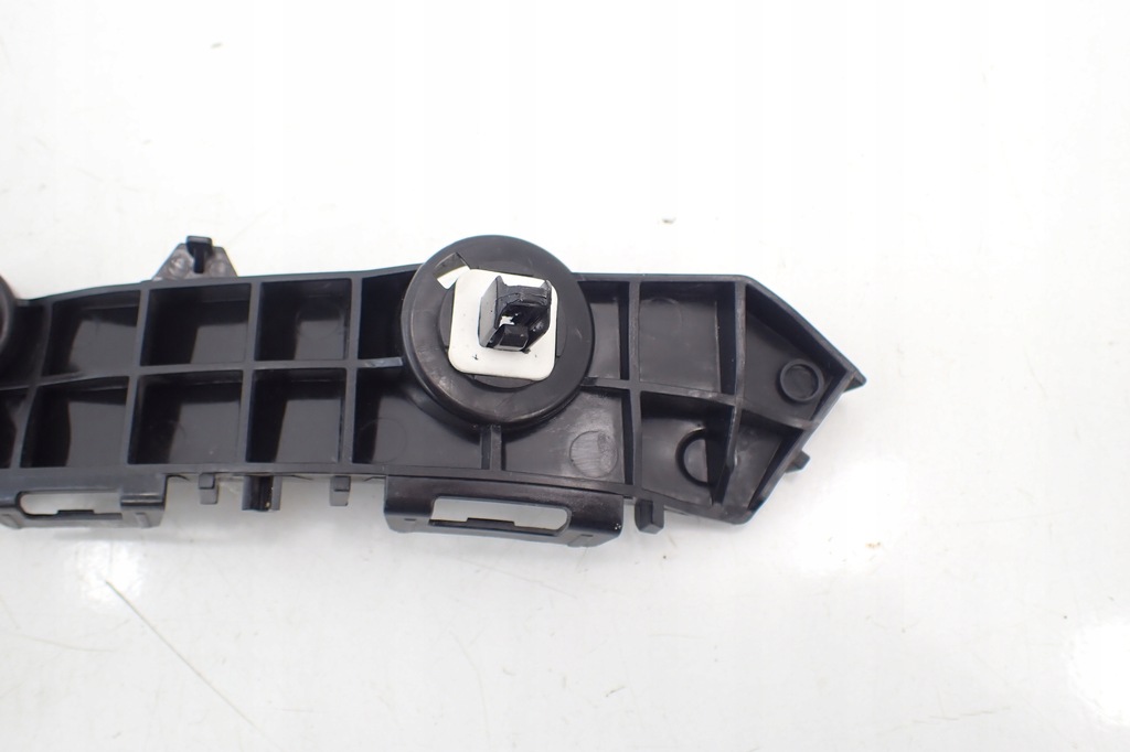 фото №8, Направляющая левый бампера задняя yaris cross 52576-0d470