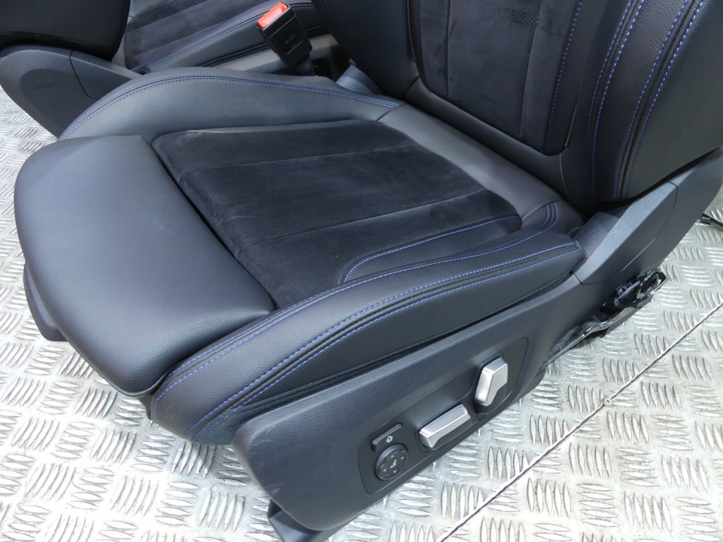 фото №13, Bmw 3 g20 sport обивка сиденья подогрев заднее сиденье обшивки туннель полка alcantara