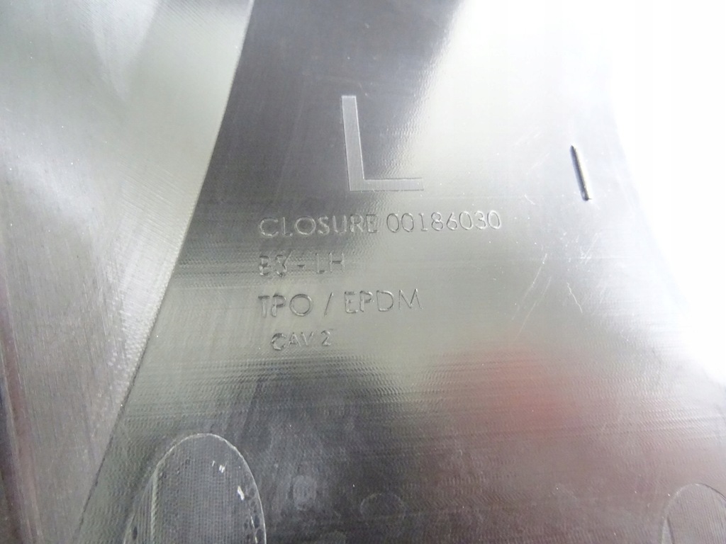 фото №9, 2015-2023 challenger защита заглушка лампы задняя задний левый левая накладка