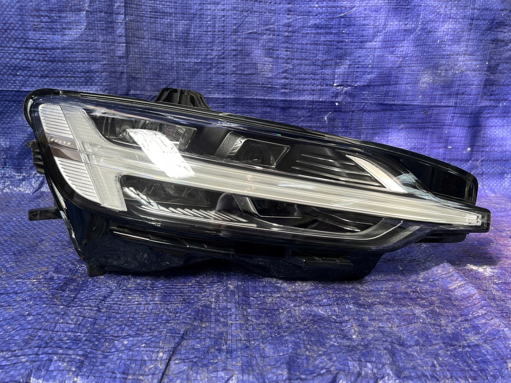 фото №1, Volvo s60 v60 права лампа full led