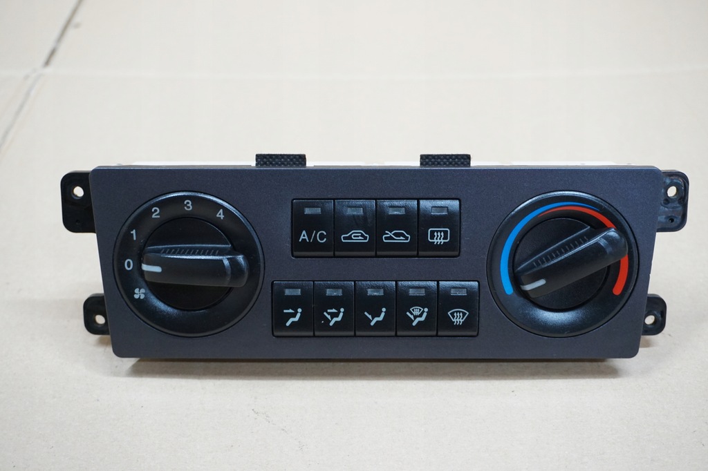 фото №1, Hyundai terracan панель обдув 03r