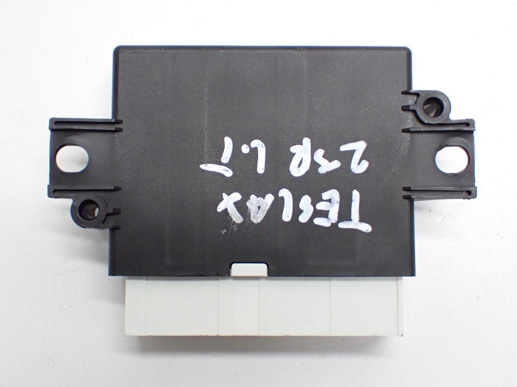 Купити Модуль блок керування двері 1055891-00-d tesla model x 23r