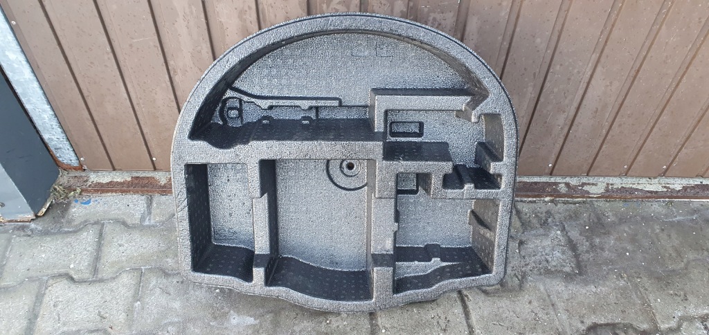 фото №1, Toyota yaris cross вкладыш багажника 64993-0d060