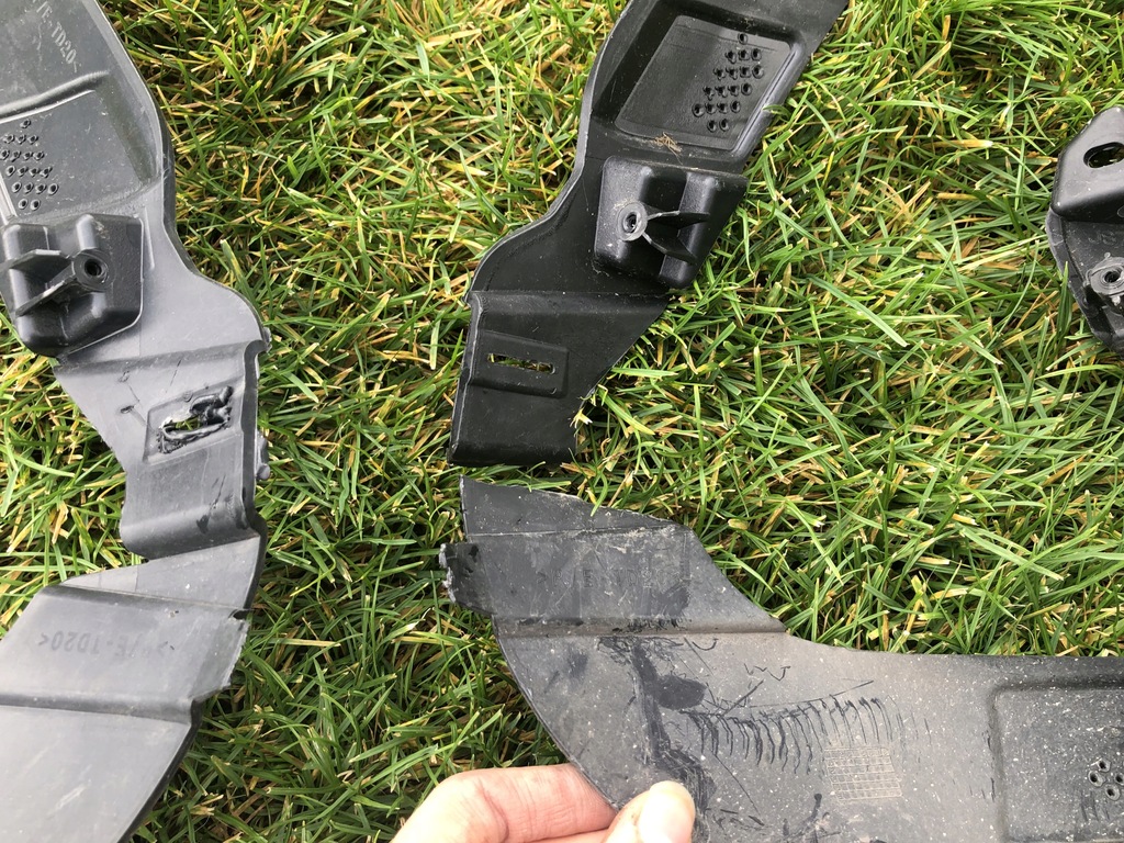 фото №5, Кронштейн направляющая перед renault captur левая i правая