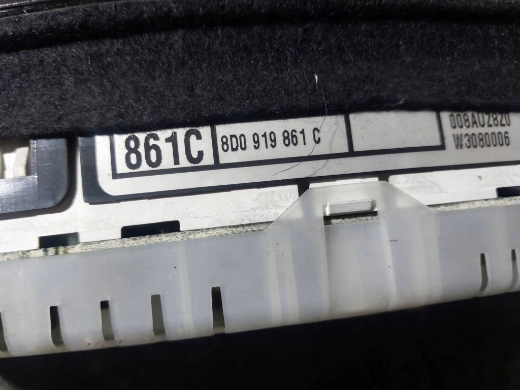 Панель / спідометр audi a4 b5 8d 1.6 8d0919861c Недорого