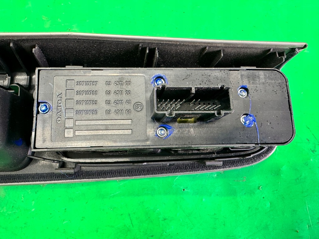 фото №9, Панель управление стекла переключатель окон 30710787 volvo v50 04- s40 ii eu
