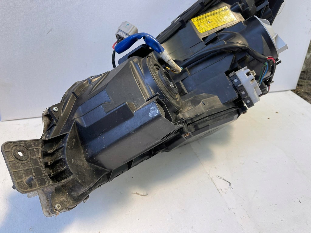 фото №8, Subaru legacy outback ксенон права лампа перед