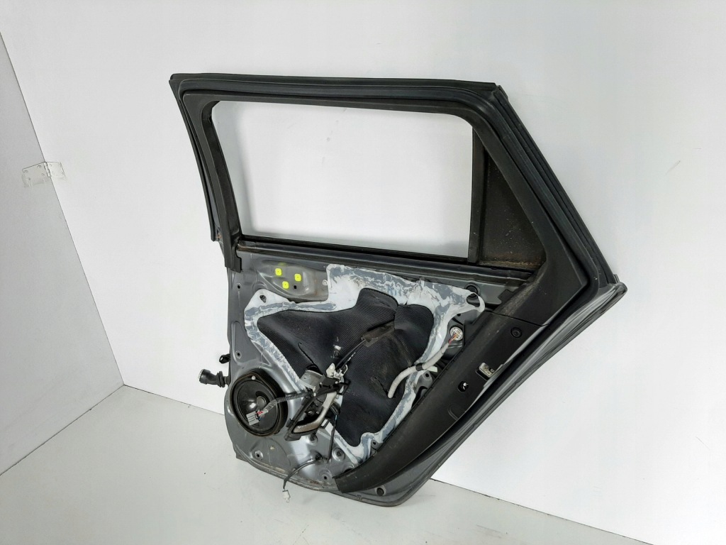 фото №15, Honda accord viii kombi 09rdrzwi правый задняя kod nh737m