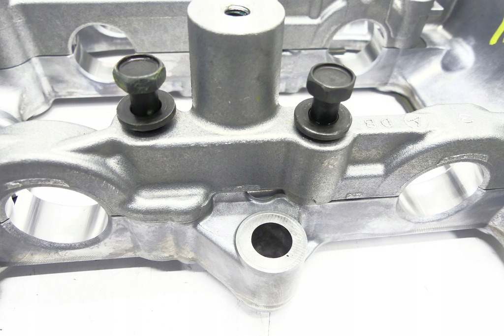 фото №6, Toyota yaris iv 1.5 hybrid 3cyl. основание корпус валов распределительного вала