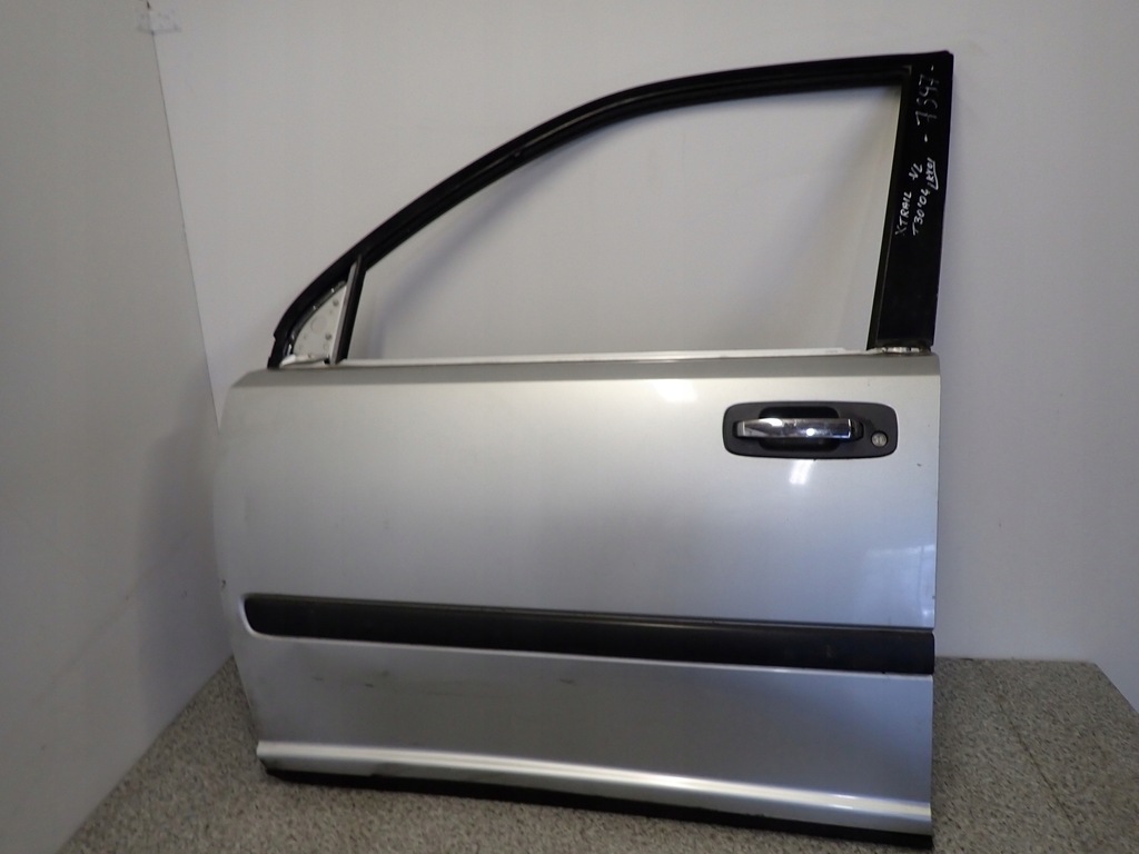 фото №9, Nissan x-trail t30 дверь передние левая