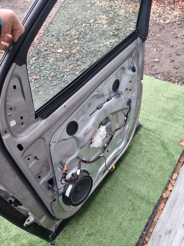 Mercedes ml w164 дверь правый перед цвет 723 Недорого