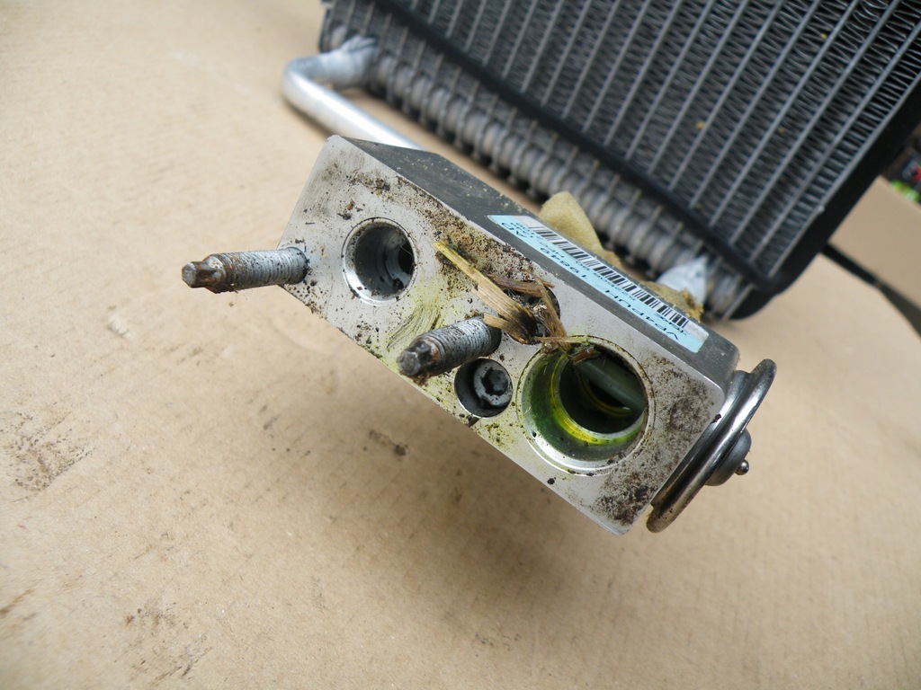 фото №5, Dacia duster 1 i 1.6 16v 1.5 dci випарник кондиціонера клапан розширювальний