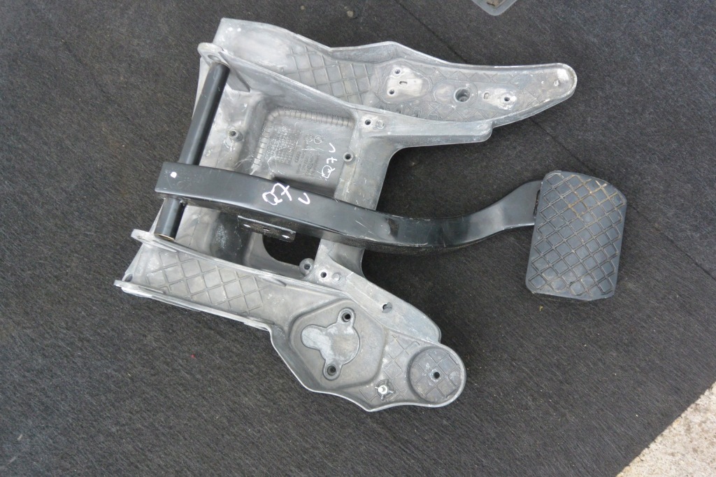 фото №1, Педаль гальма основа audi q7 4l vw touareg 7l eu