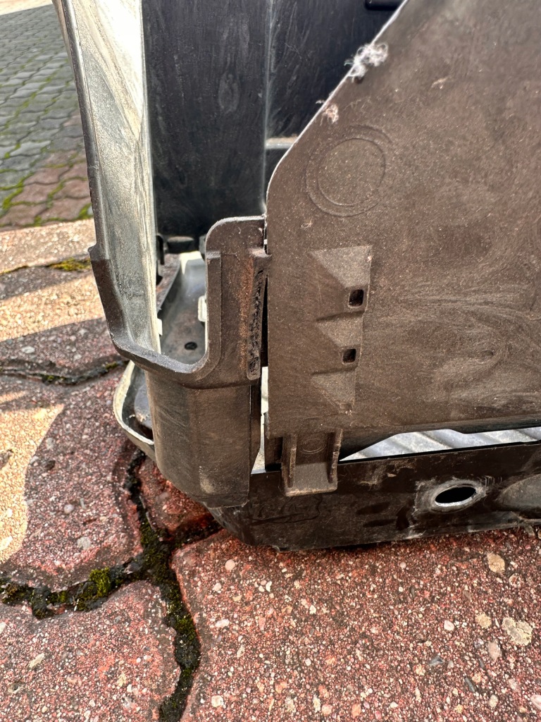 Mercedes cla w117 gla w156 коробка корпус акумулятор Зі Шроту