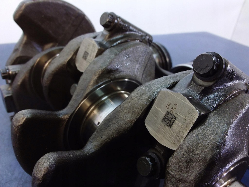 фото №9, Vw caddy iii 1,6 tdi caye wał поршни 03l105263