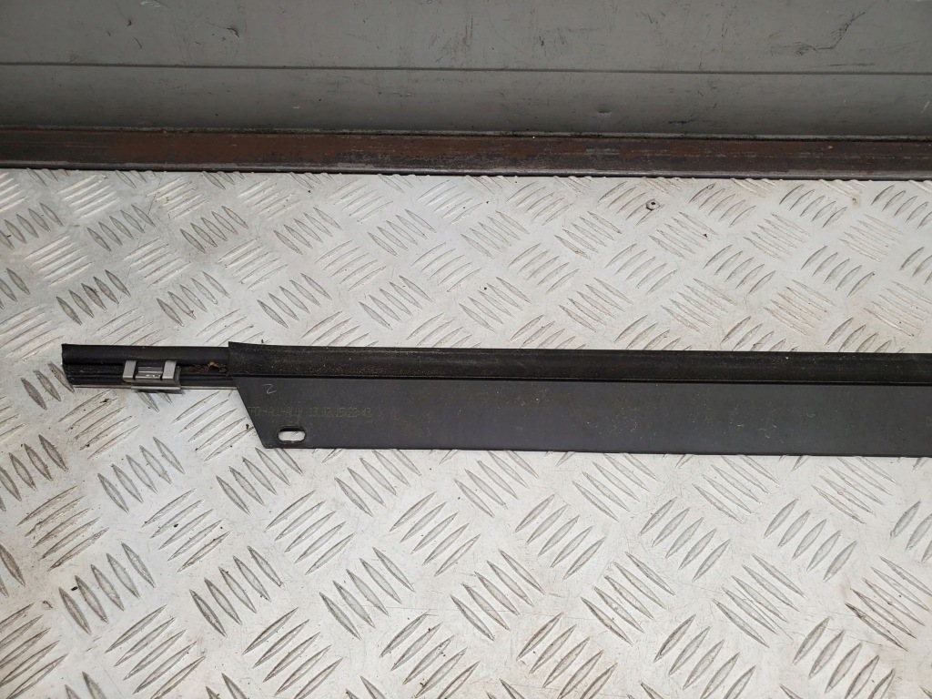 фото №7, Audi q7 4l 2015 ліва сторона молдинг / прокладка скло двері передніх