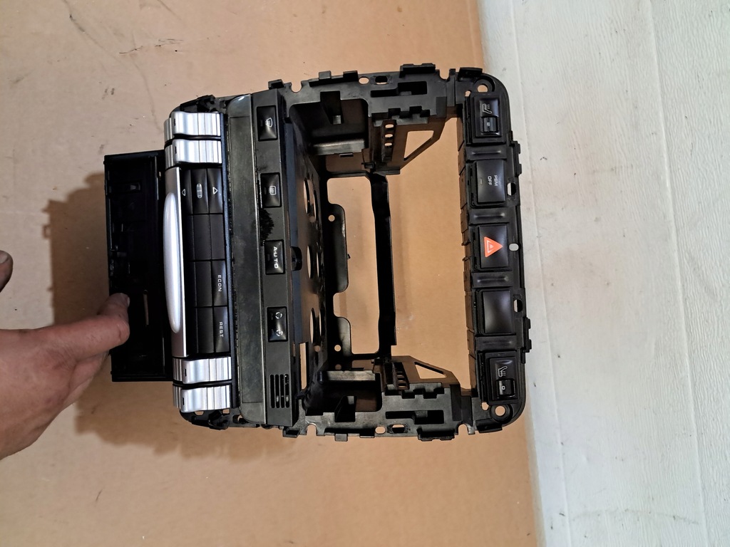 фото №10, Porsche cayenne 1 i 7l рамка корзина карман радио панель