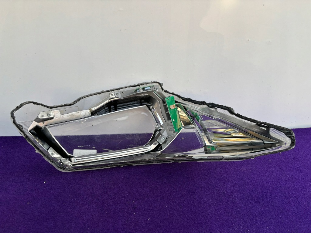 Subaru forester рестайлинг  16-18 год левая фара перед стекло фары + led ka4/018 Цена