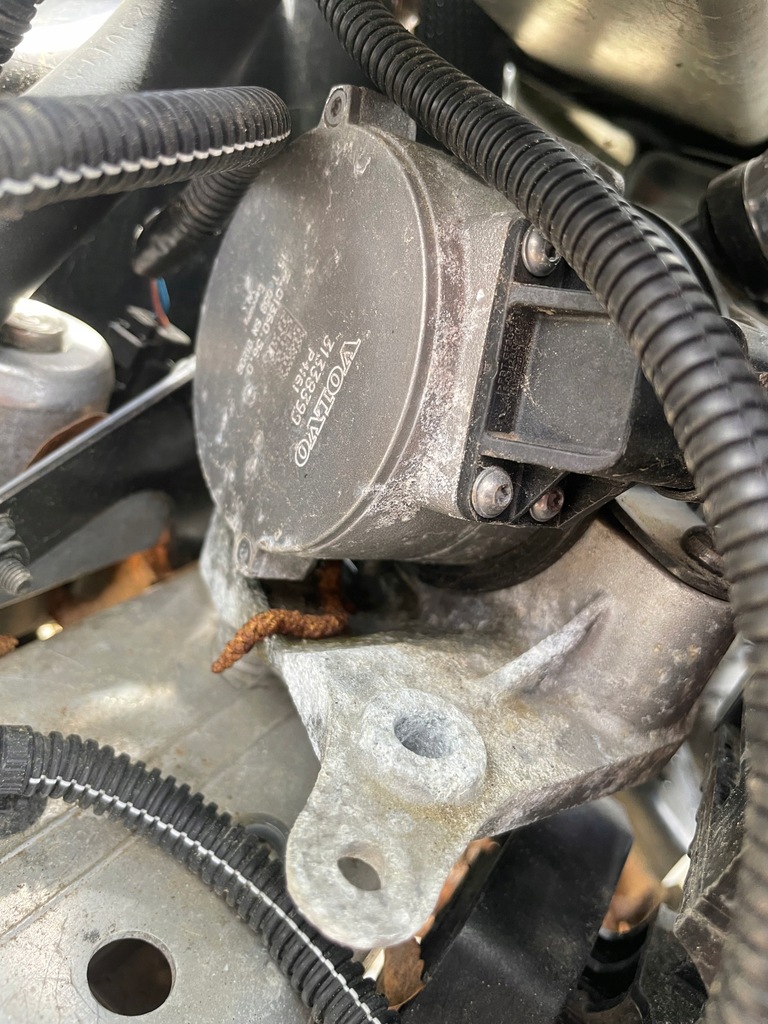 фото №1, Насос wody volvo 31338399 xc90 xc60