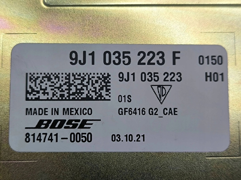 фото №9, Porsche taycan 9j1 2021 підсилювач аудіо