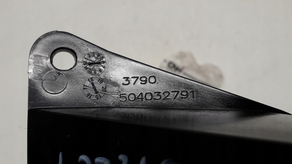 фото №11, Iveco stralis кронштейн амортизатора капот