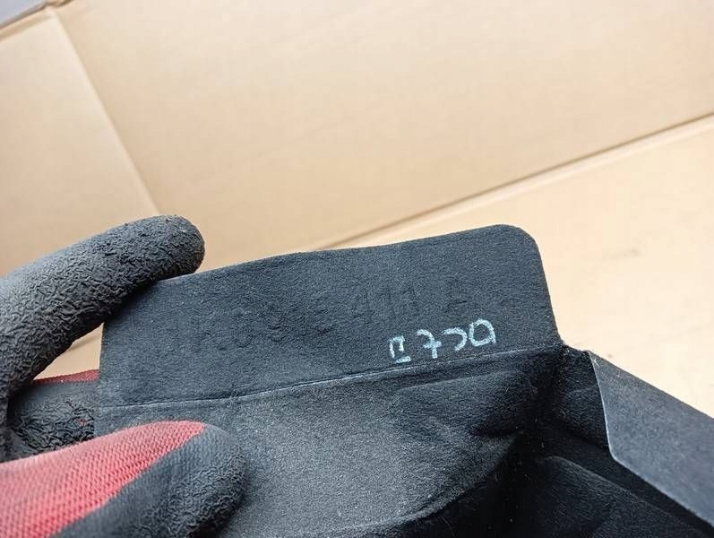 Накладка аккумулятор vw seat skoda octavia 2 1.2 tsi audi 1k0915411a в Украине