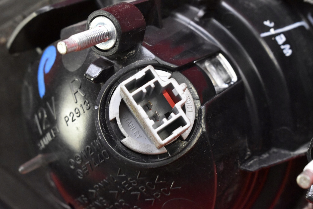 фото №7, Лампа права задня задня p2913r mazda 3 1 i bk 5d hb lift 06-09