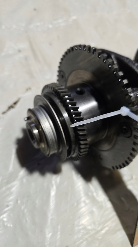 Wał коленчатый iveco fiat ducato 2,3 5801898037 в Украине