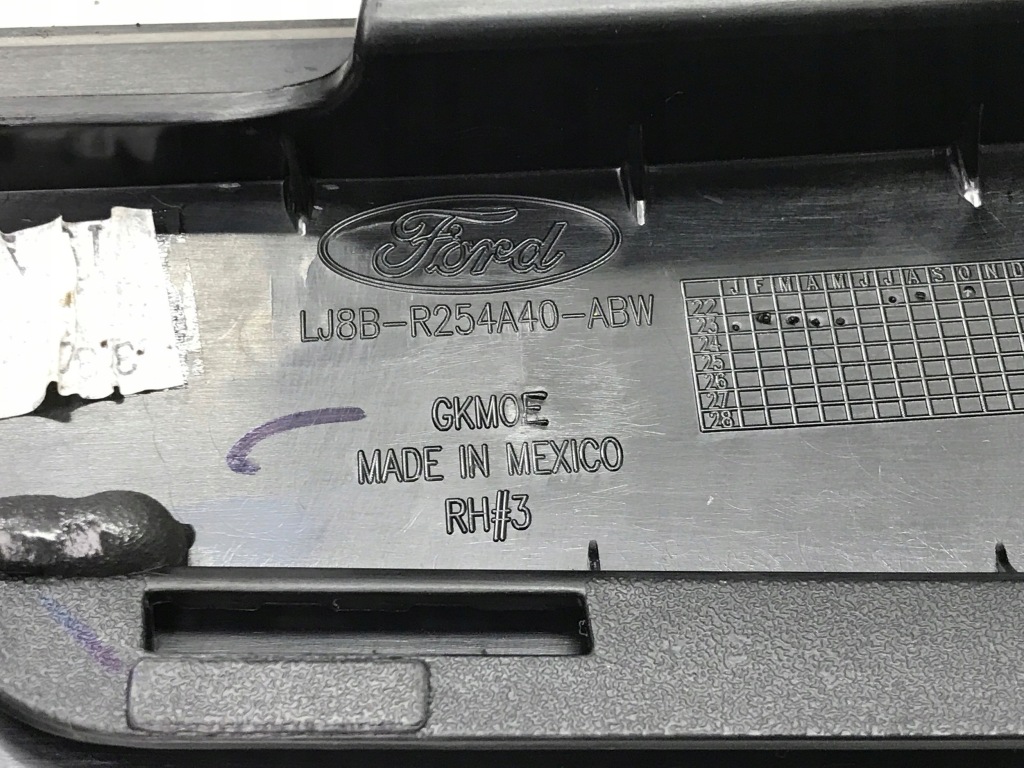 фото №7, Ford mustang mach-e молдинг защита заглушка дверь правый задняя lj8b-r254a40-abw