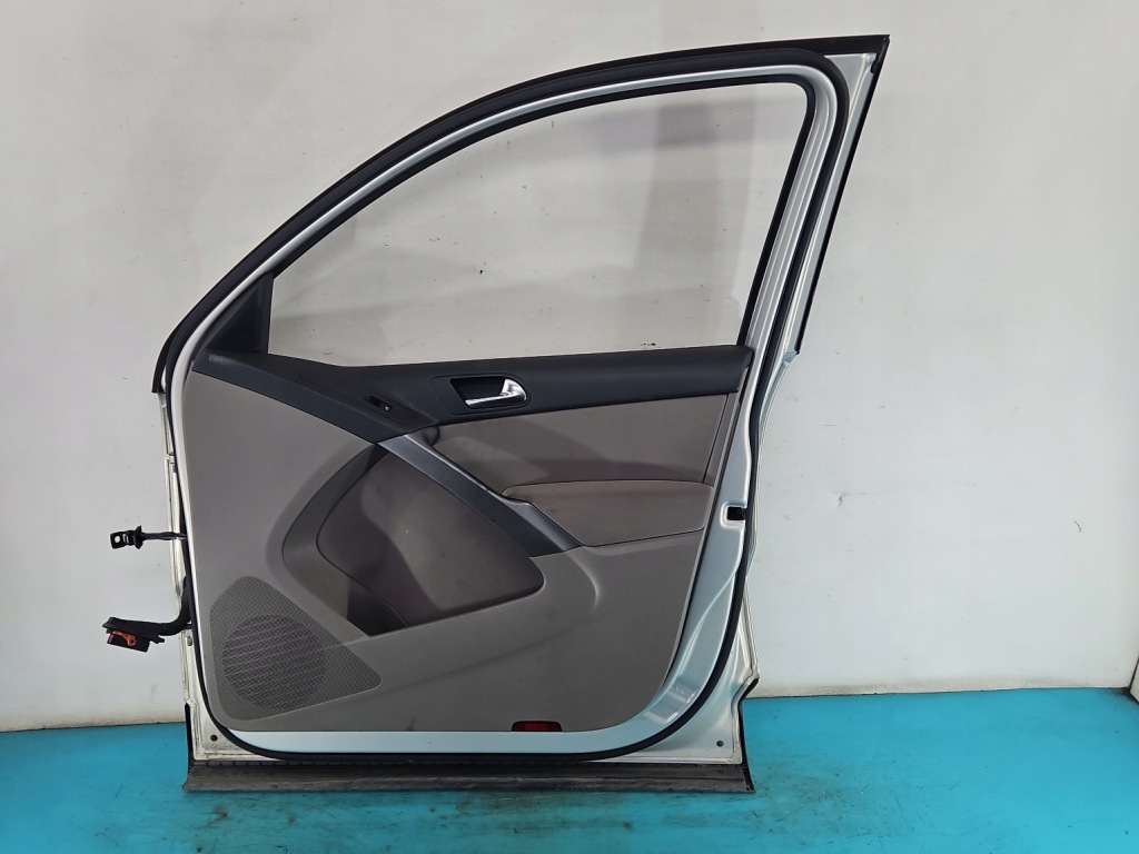 фото №12, Дверь перед правое пассажира vw tiguan i 5n 07-11 серебристый lr7l