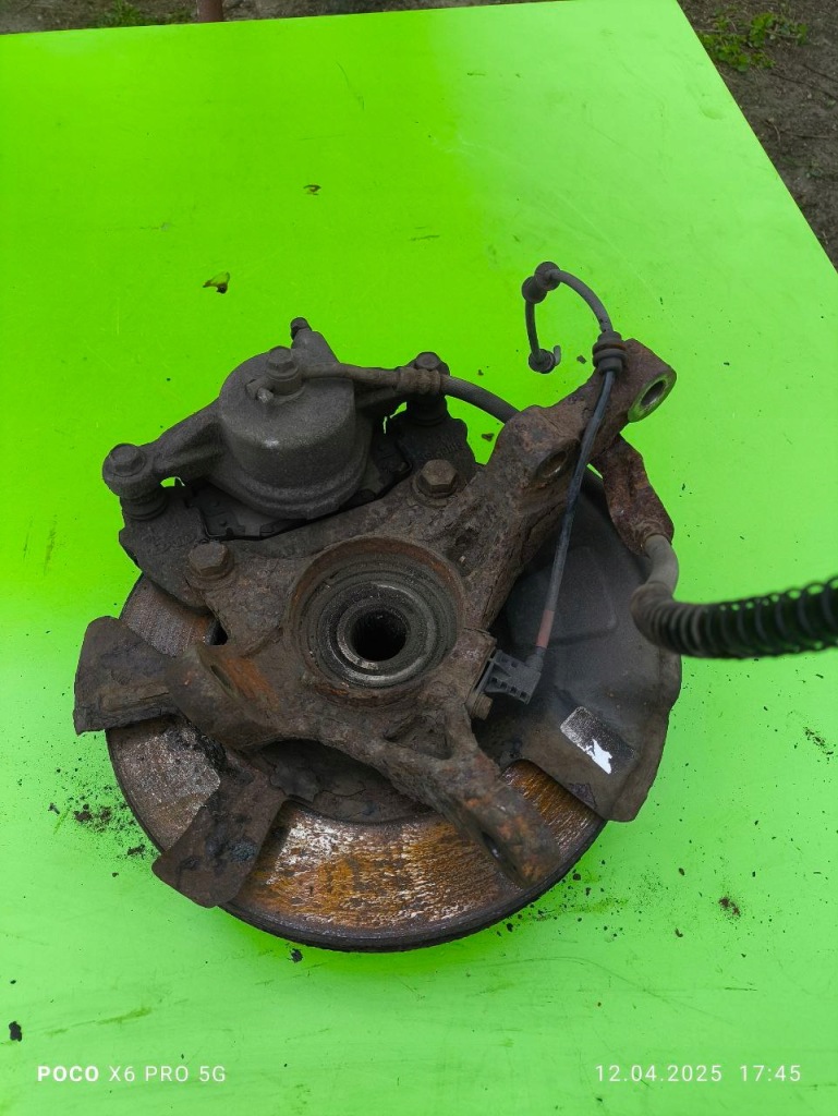 фото №1, Поворотный кулак ступица правый перед суппорт комплект kia venga hyundai ix20