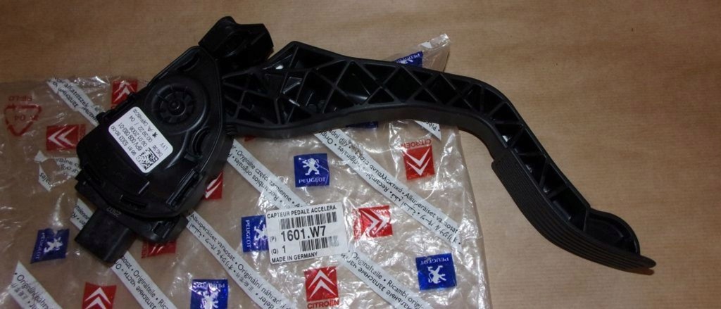 Купить Педаль газа p 207,308 1601.w7