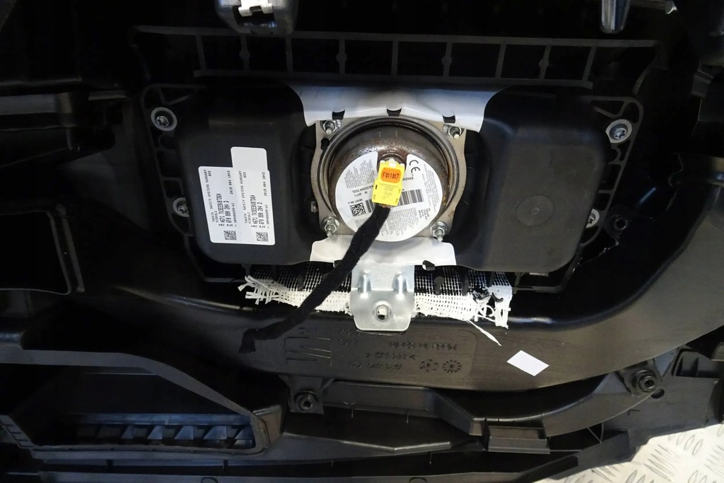 фото №7, Seat arona - приборная панель приборная ремни