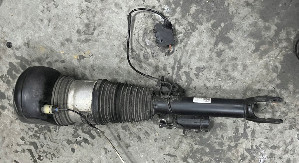 фото №1, Bmw g11 g12 2wd амортизатор перед правый