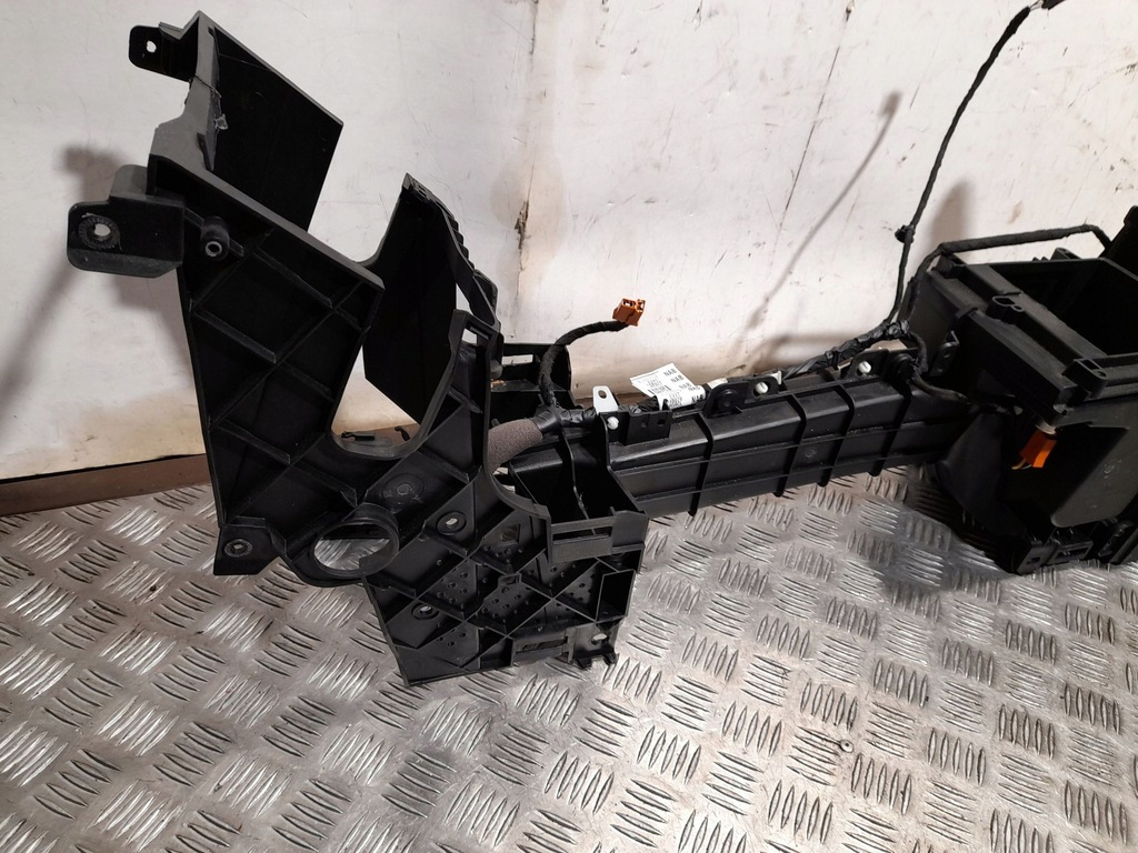 фото №8, Ford escape iii 2015 туннель средний