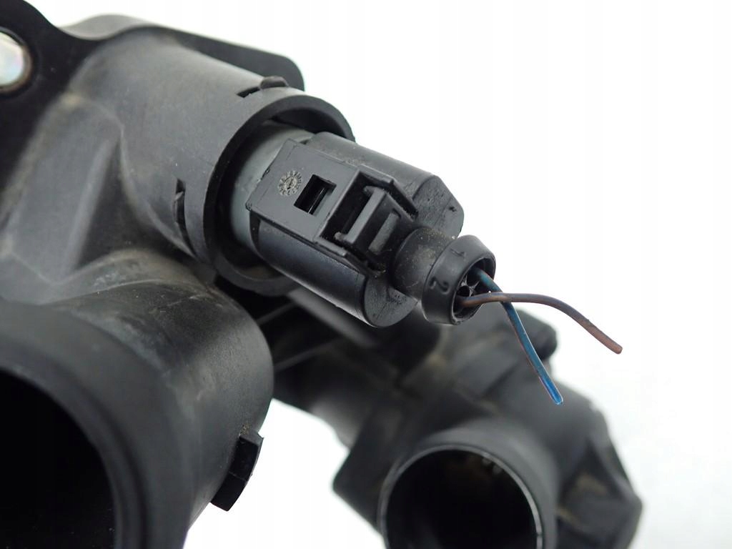 фото №8, Корпус термостата патрубок wody 03c121111b 03c121111b vw fox 1.2i chf 10r