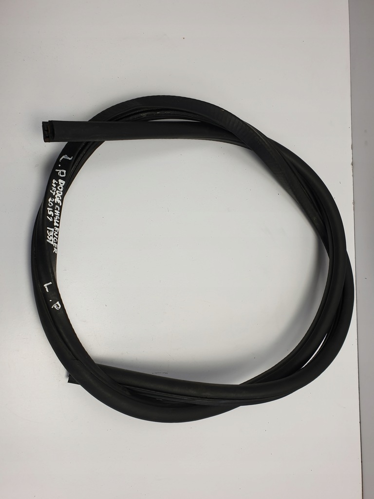 фото №1, Dodge challenger 15- прокладка передніх двері