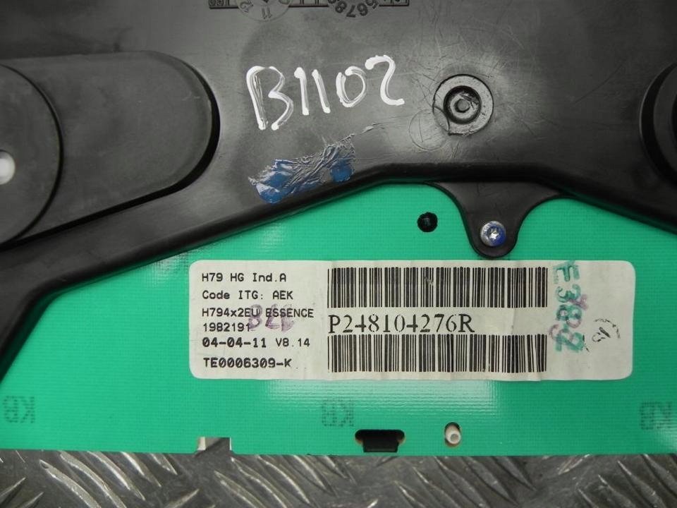 фото №5, Приборная панель приборная dacia duster 2011 км/ч механический коробка передач передач p2481