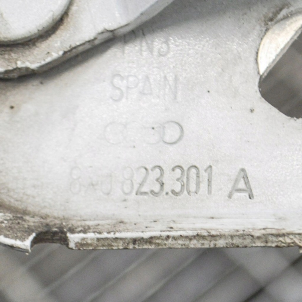 фото №6, Audi a1 2014 ліва сторона петлі кришки / капот двигуна