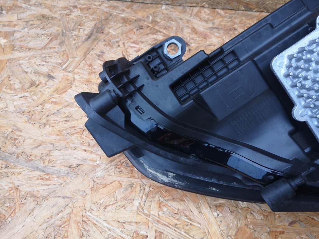 Discovery sport рестайлинг  фара правый перед led lk72-13w029-bc европа Киев