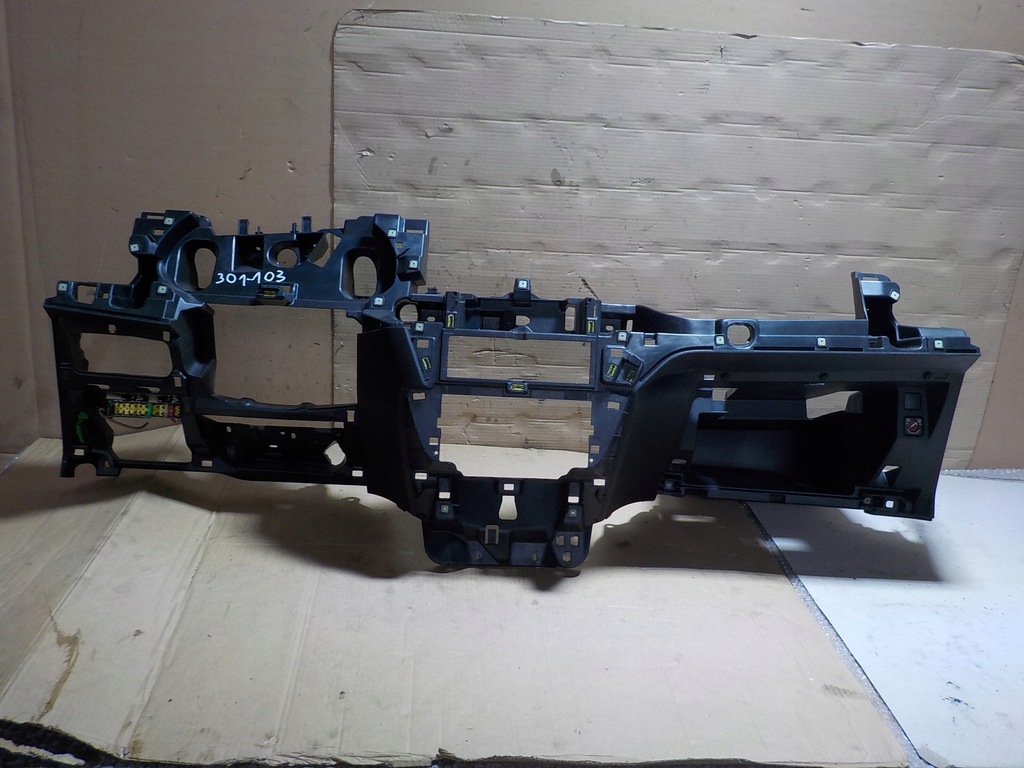 фото №5, Peugeot 301 нижня частина панелі приладової панелі