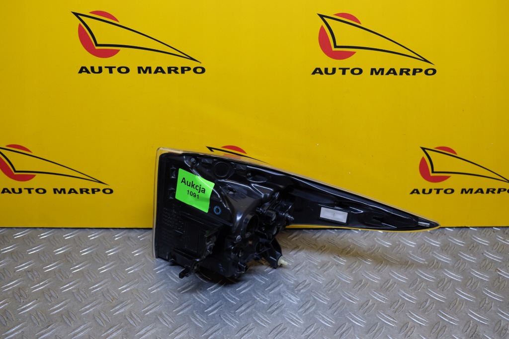 фото №10, Toyota prius 2015- лампа задня ліва usa