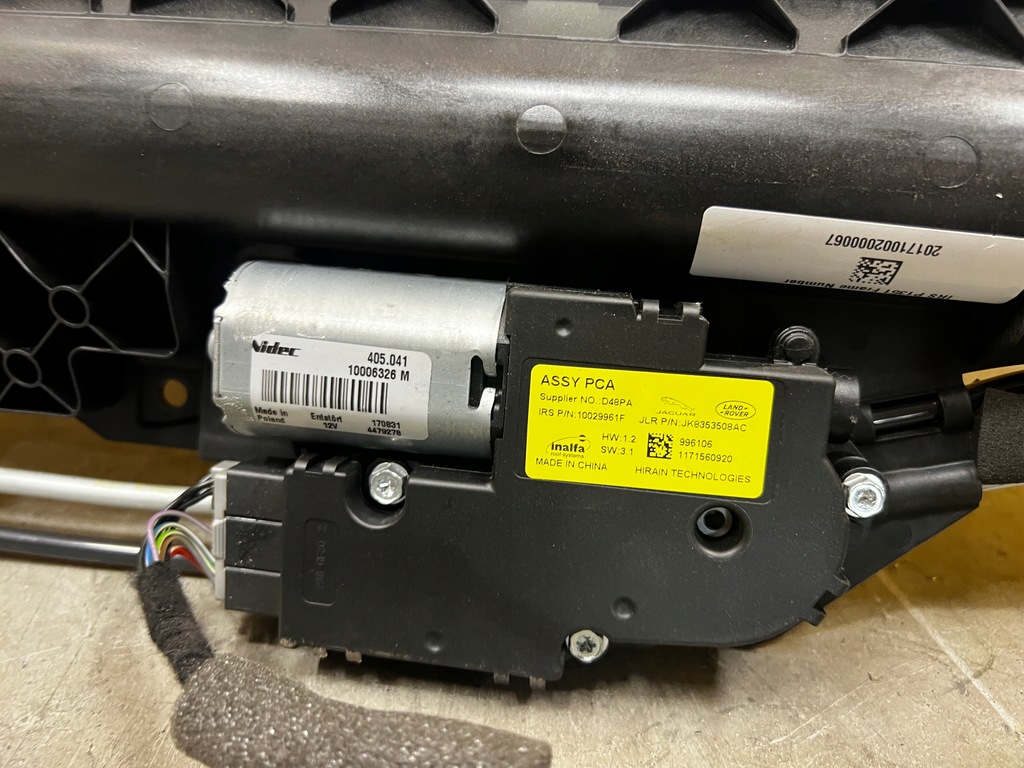 фото №7, Шторка жалюзі штора панорами панорама люк range rover velar l560