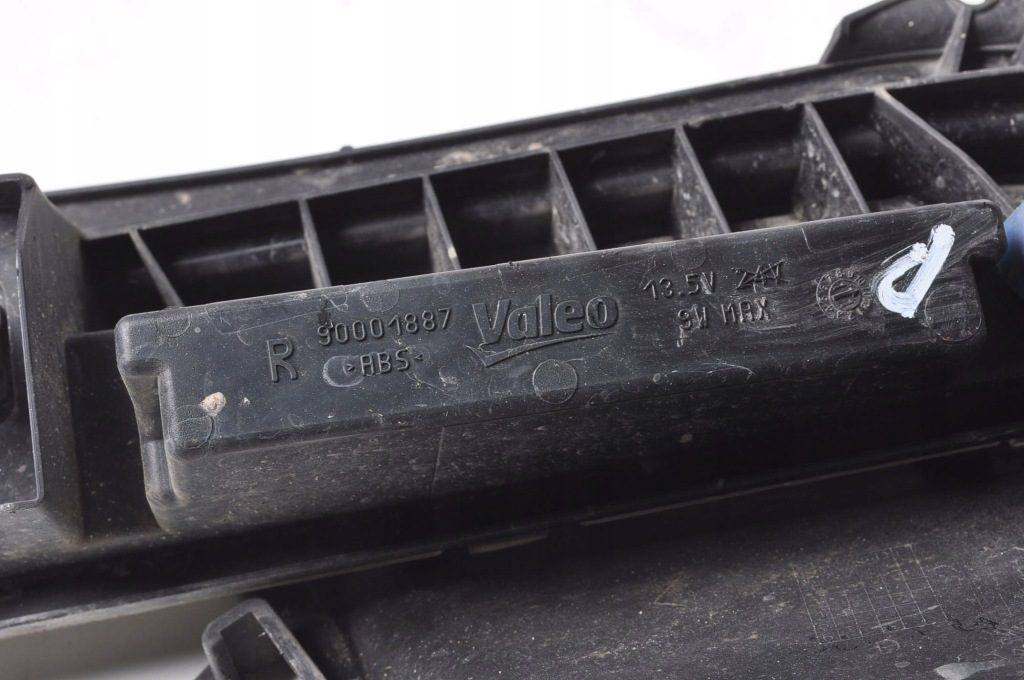 Peugeot 308 рестайлинг  фара свет led светодиодная правый  90001887 Цена