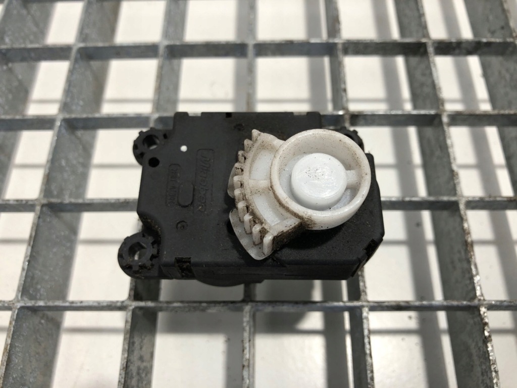 фото №1, Двигатель отопителя renault a21201700 master iii вентилятор