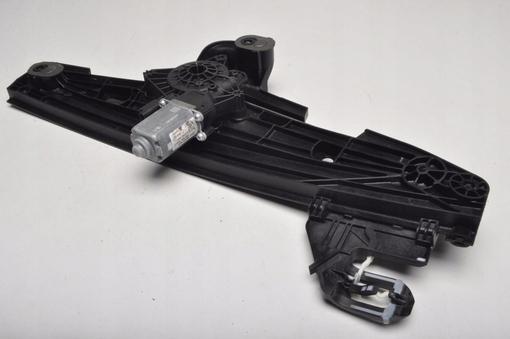 фото №1, Opel astra l подъемник механизм стекло правый задняя задний 5d 9830816680