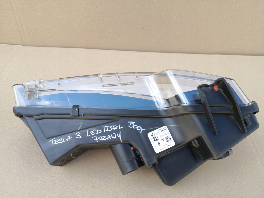 Tesla 3 протитуманна фара передній правий led drl 1077396-00-d Зі Шроту