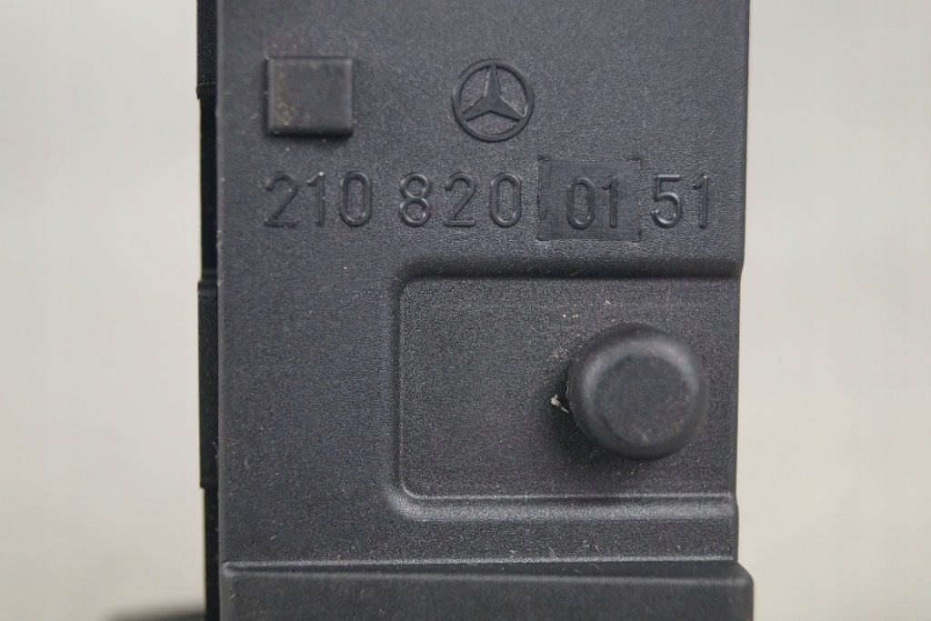 фото №6, Переключатель подогрев сидений mercedes slk r170